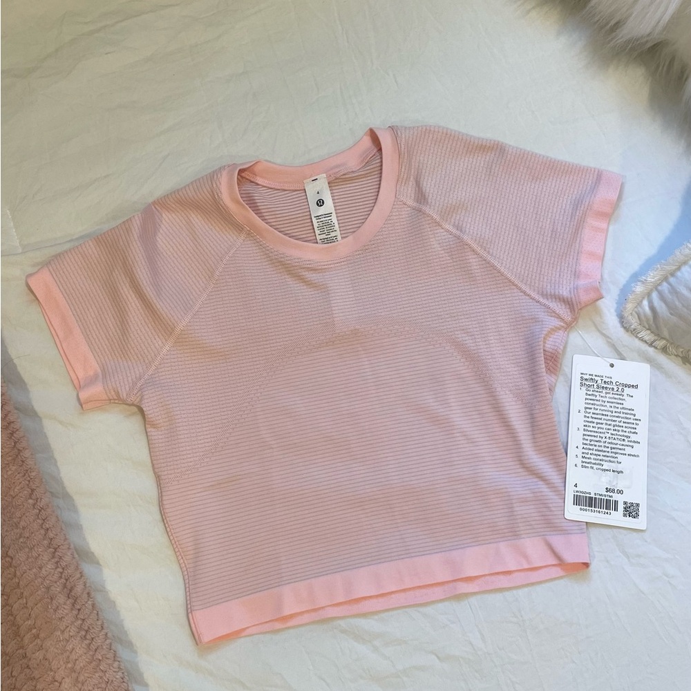 Lululemon cropped short sleeve
